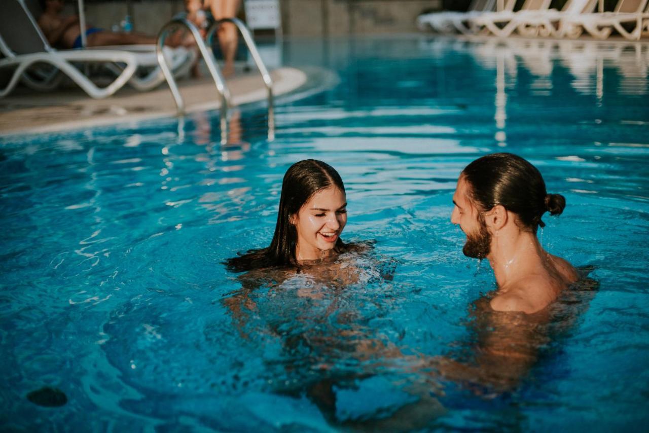 Hotel Premier Aqua - Adults Only Vrdnik Esterno foto Swimming pool